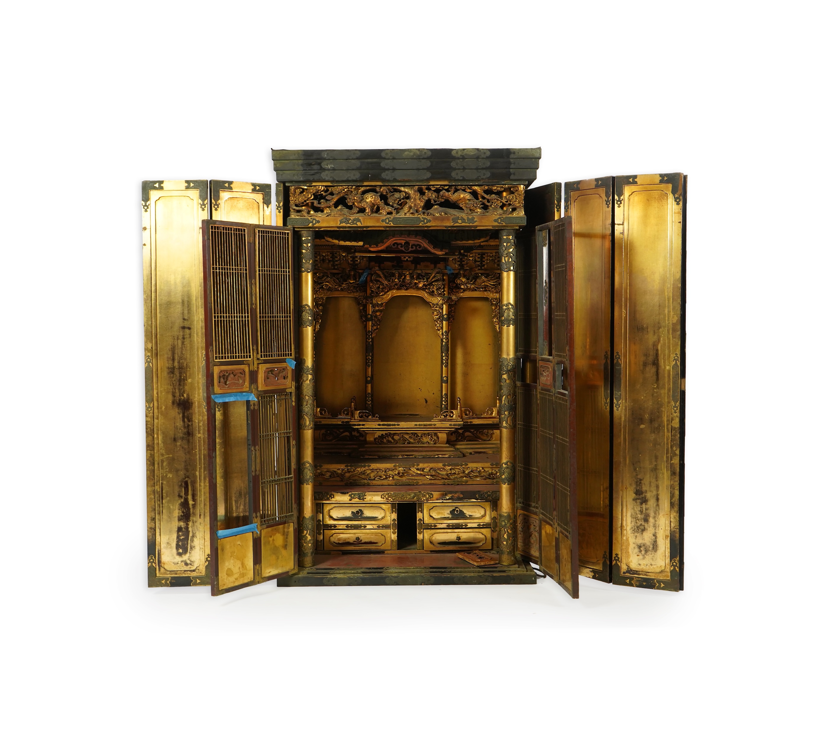 A Japanese lacquer Butsudan shrine cabinet, Meiji-Taisho period